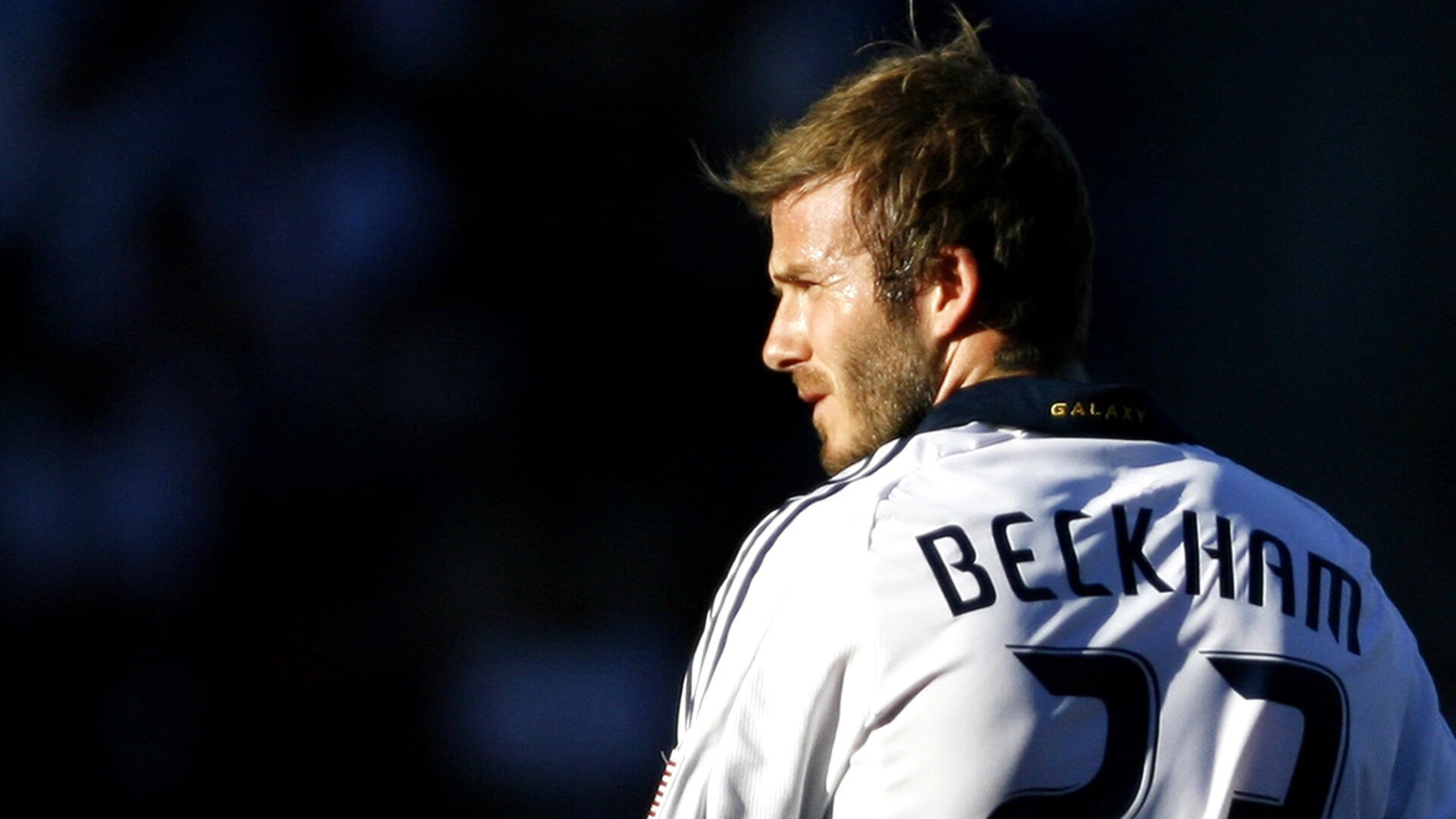 《堡垒之夜》“未来光影”创意盛典,玩家作品震撼全场!